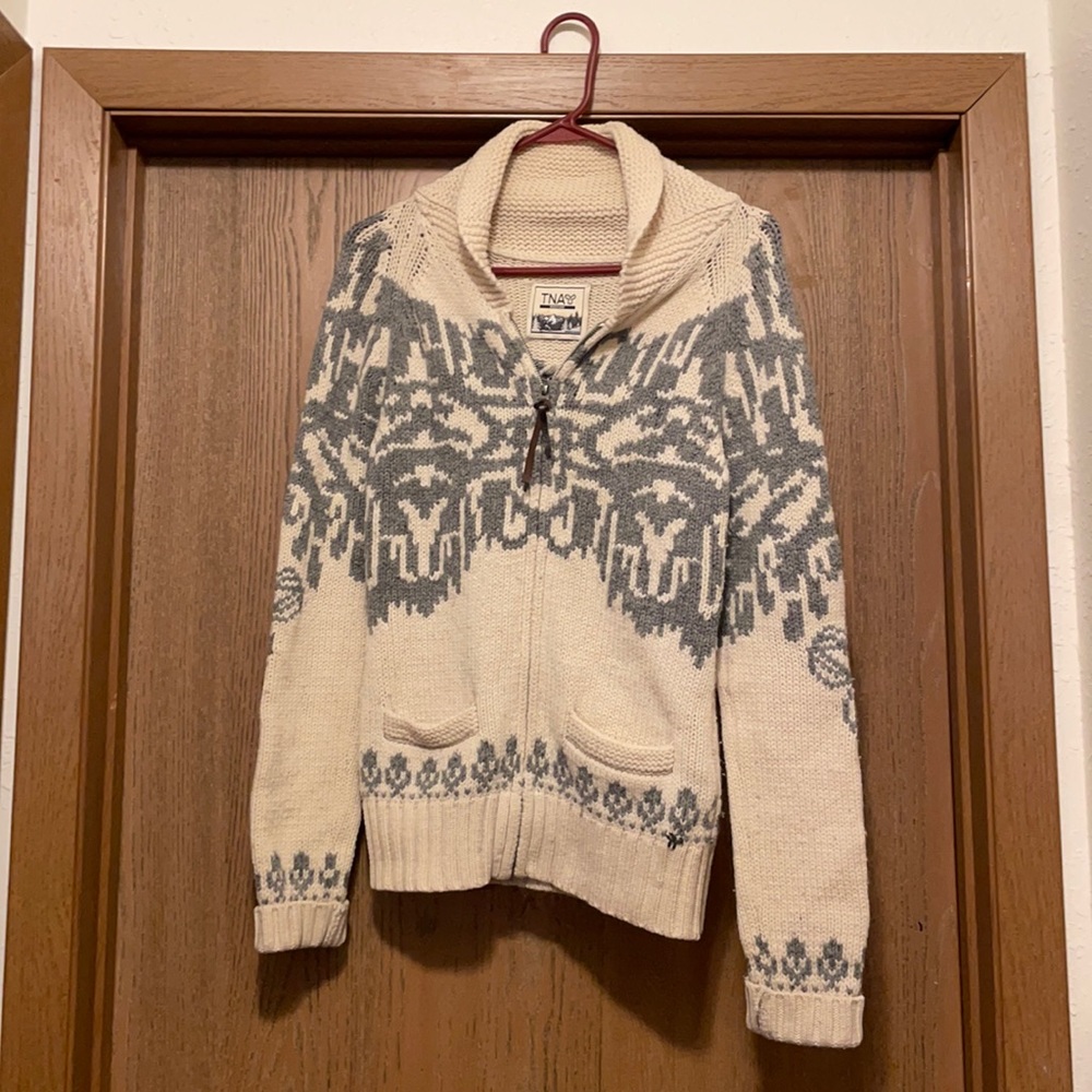100% Lambswool TNA Light Grey Sweater
